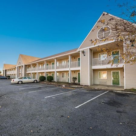 Hometowne Studios By Red Roof Spartanburg - Asheville Highway Southern Shops Экстерьер фото