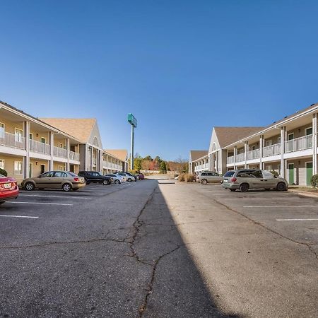 Hometowne Studios By Red Roof Spartanburg - Asheville Highway Southern Shops Экстерьер фото