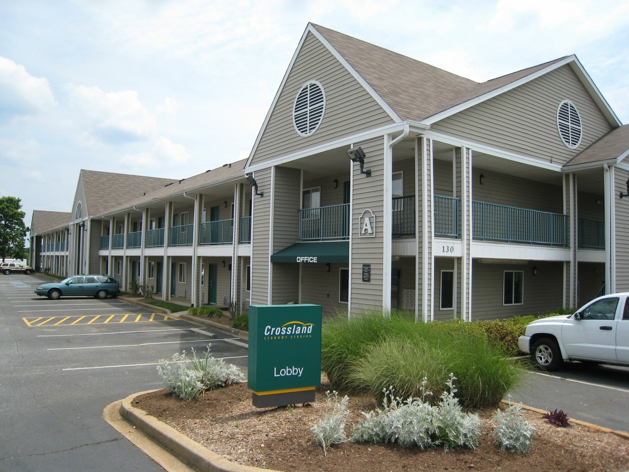 Hometowne Studios By Red Roof Spartanburg - Asheville Highway Southern Shops Экстерьер фото